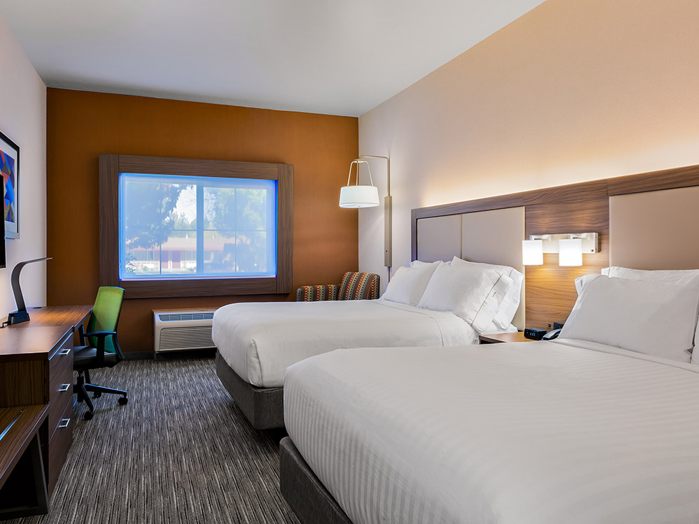 Room with two beds, IHG hotel, Lake Oroville hotel
